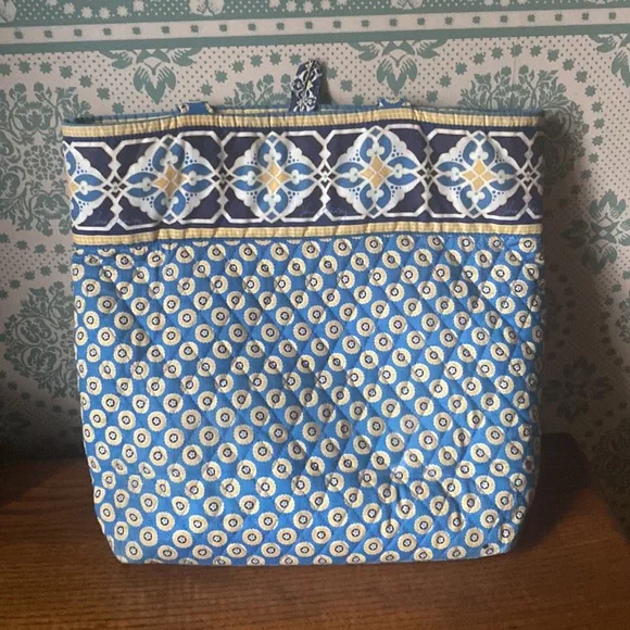 Vera Bradley Tote - Picture 2 of 8